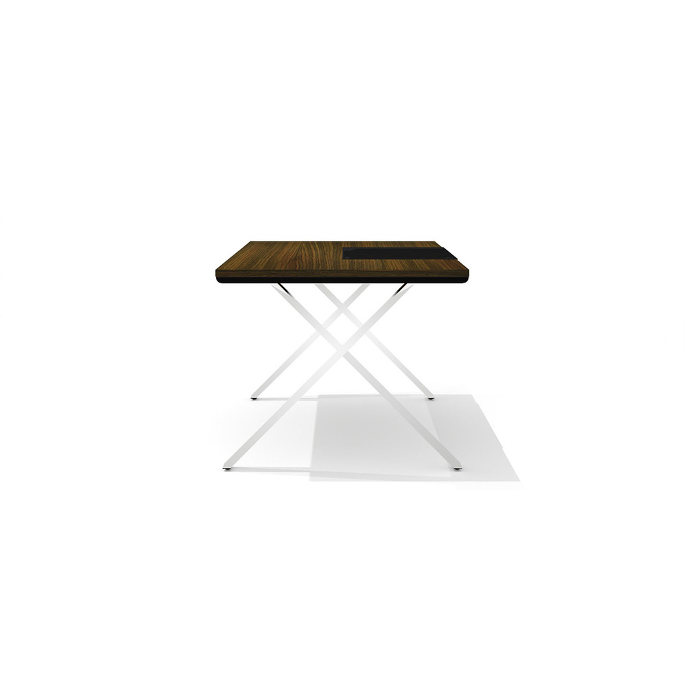 Cтол на металлическом каркасе