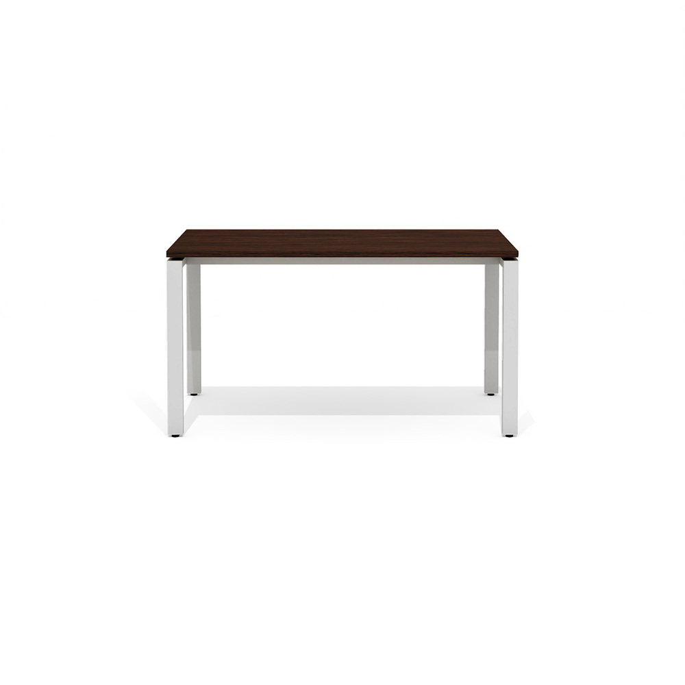 Стол прямой на металлокаркасе