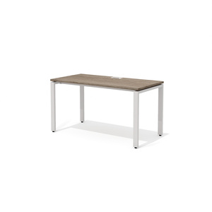 Стол прямой на металлокаркасе