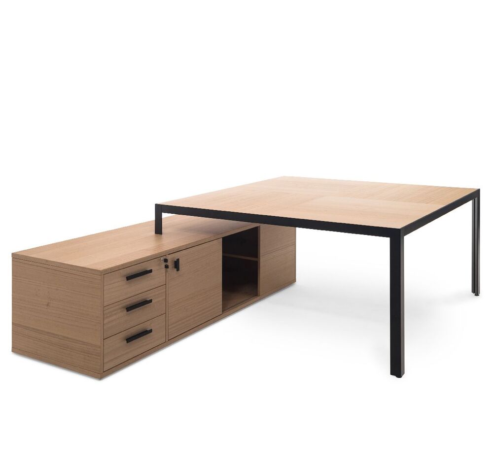 ENZO Стол квадратный на опорной тумбе