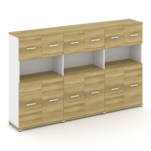 Шкаф три широкие секции, 4 ниши