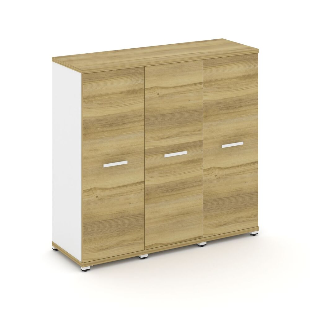 Шкаф три узкие секции, 3 ниши