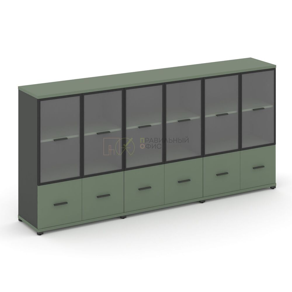 Шкаф три широкие секции, 3 ниши