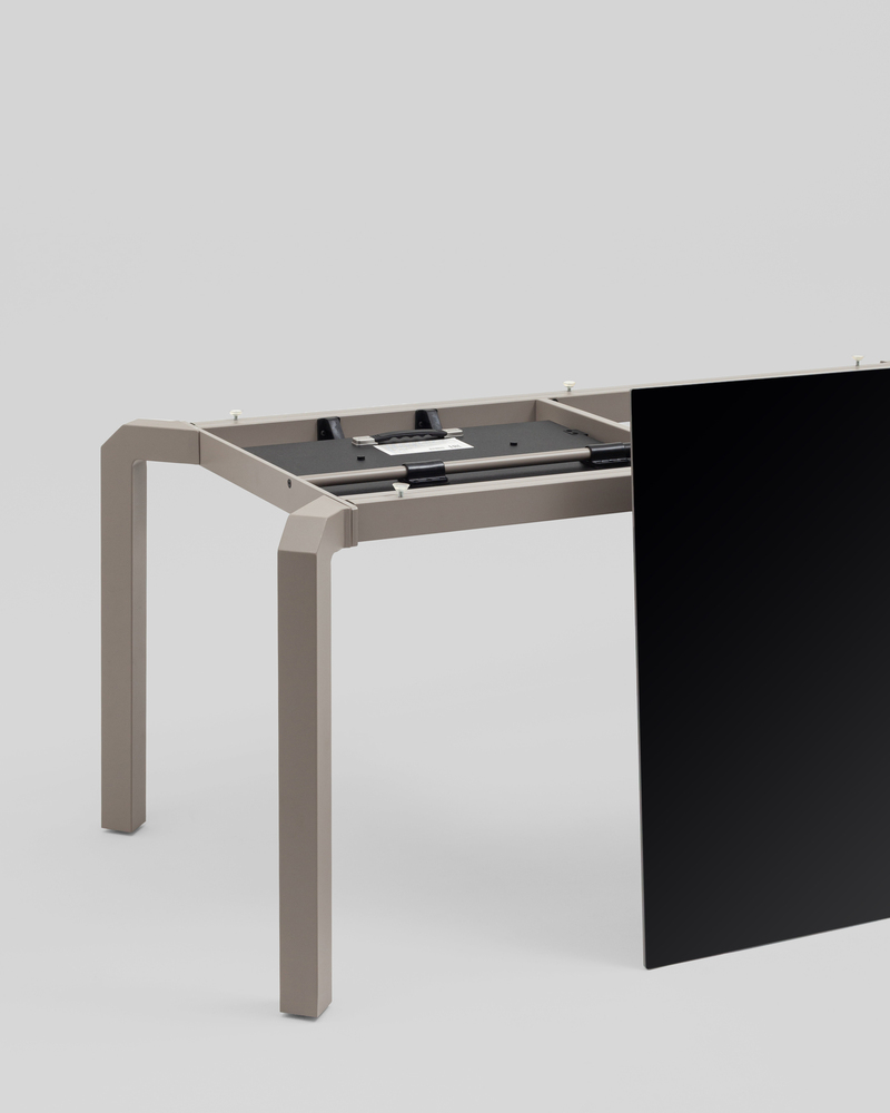 Стол обеденный