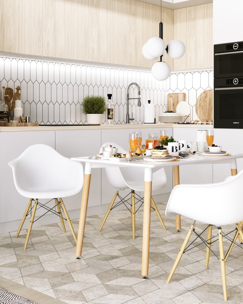 Стол обеденный