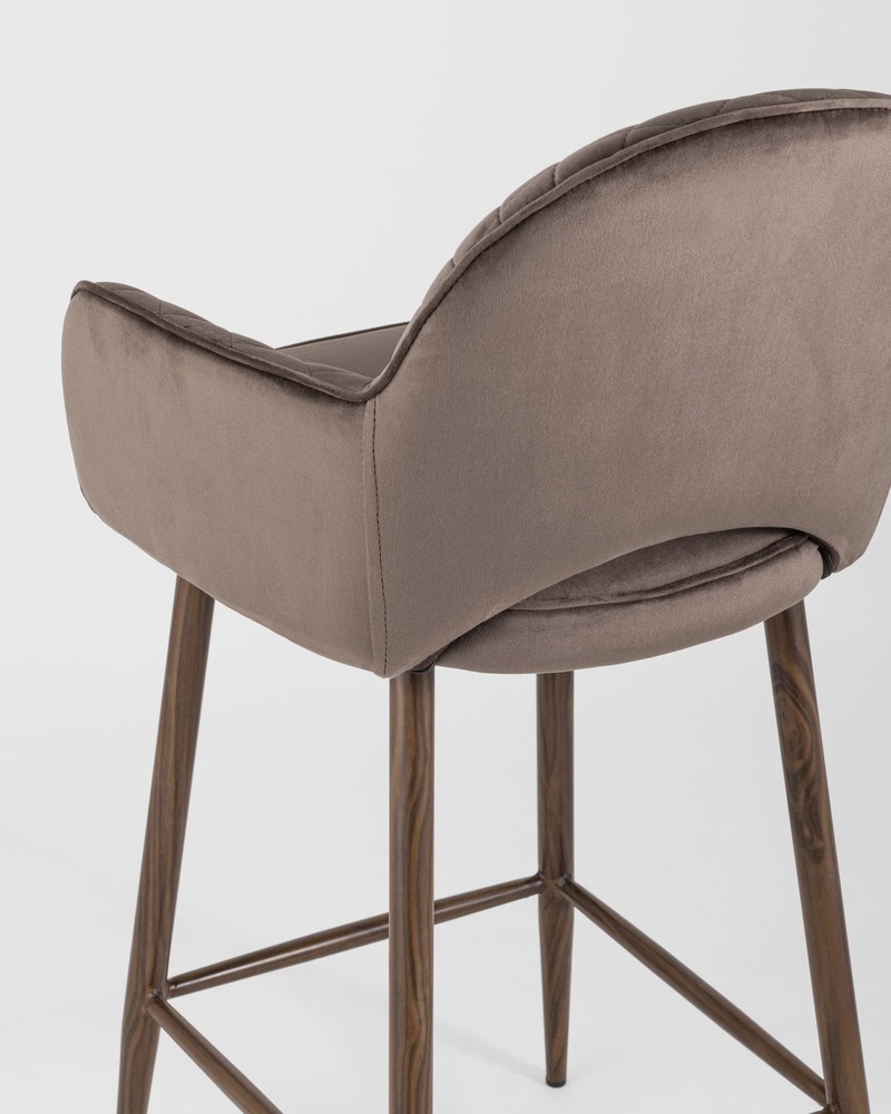 Стул полубарный