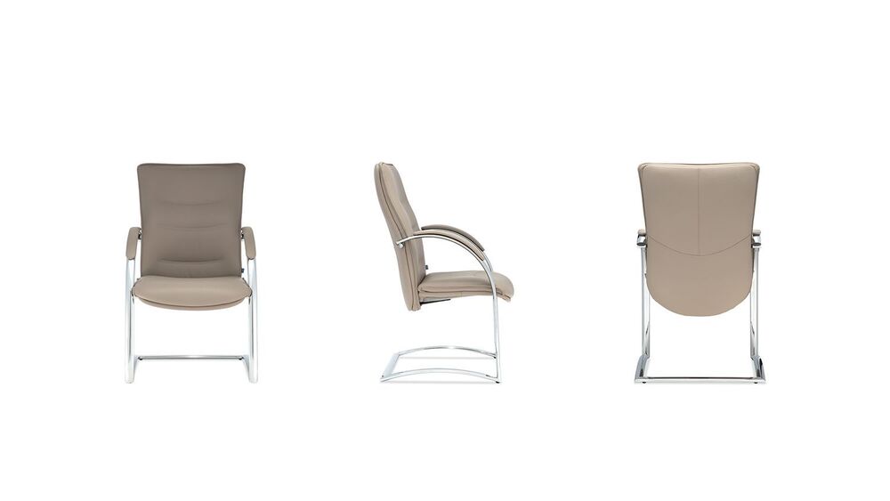 Кресло со средней спинкой на полозьях