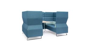 Акустическая кабина с трехместными диванами и столиком