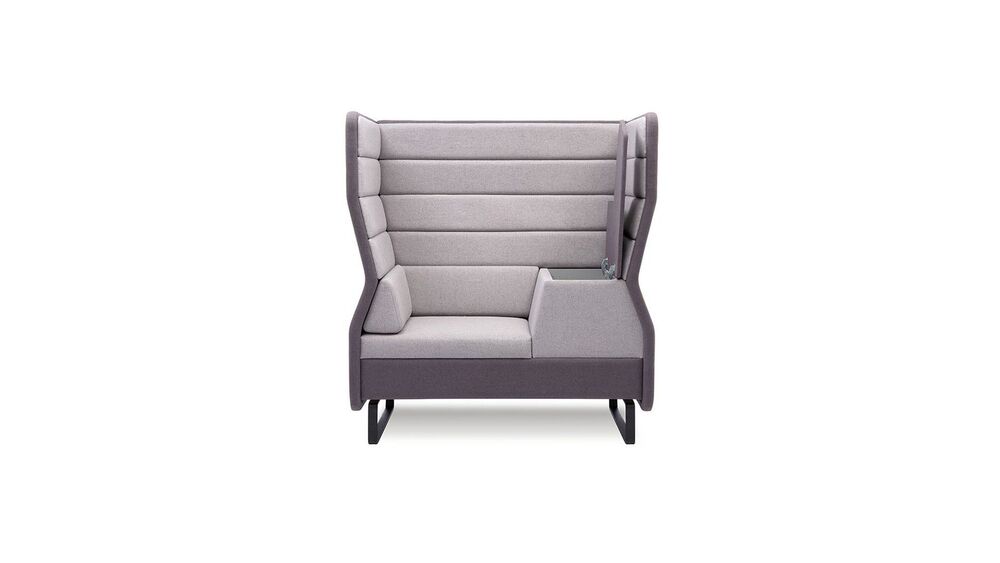 Кресло с высокой спинкой со столиком справа