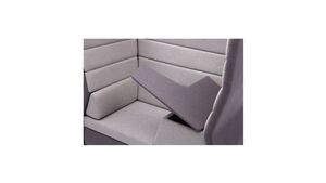 Кресло с высокой спинкой со столиком справа